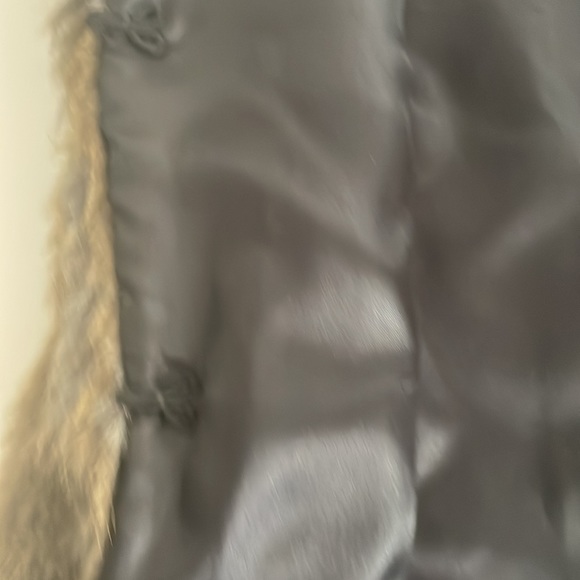 Apt9 Faux Fur Vest with Belt- two fasten hooks- size Small - Picture 6 of 9